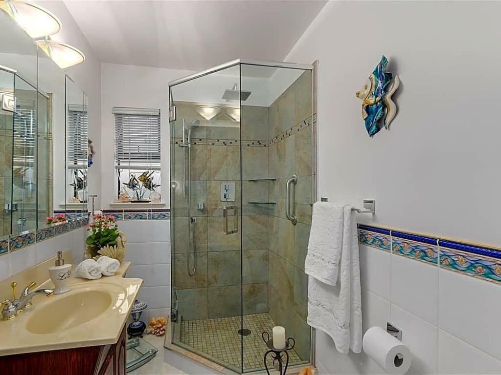 Lee Home Vancouver Ngoại thất bức ảnh